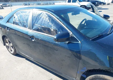 2012 Toyota Camry Se z USA, uszkodzony, nr VIN 4T1BF1FK6CU134932